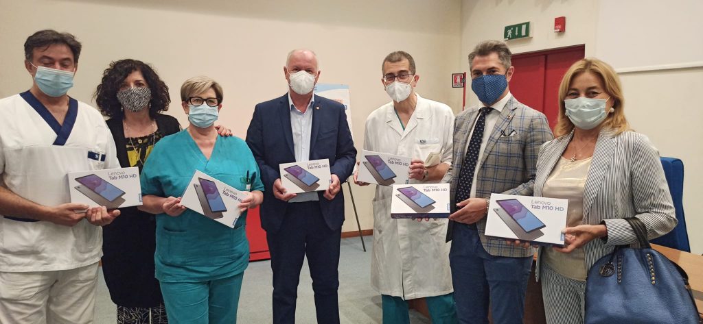 Il Lions Club di Avezzano, con il sostegno della Fondazione Carispaq, dona un Biofrigorifero all’ospedale