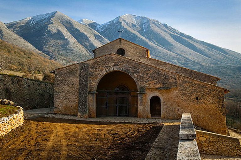 In arrivo risorse per gli edifici sacri di Magliano de' Marsi: fondi per lavori nella chiesa di S. Domenico e di S. Maria in Valle Porclaneta a Rosciolo