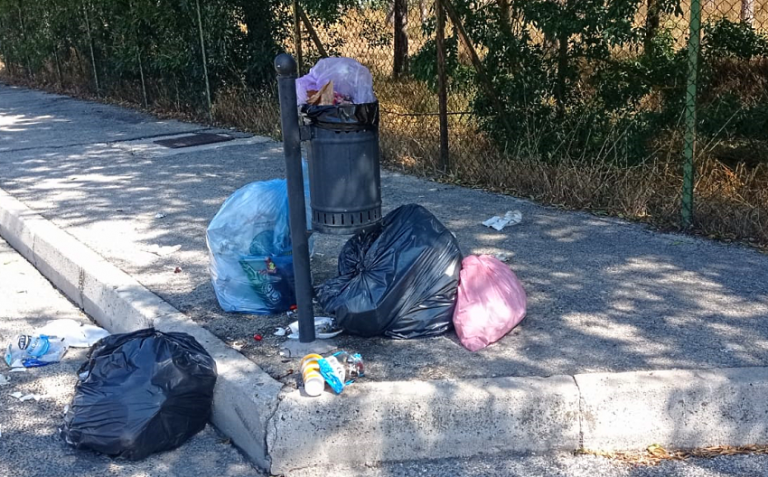 Di Bastiano del CGC: “Cestini per i rifiuti stracolmi danneggiano l'immagine della città”