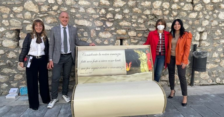 Celano, inaugurata 700Dante, l'installazione artistica dedicata a Dante Alighieri