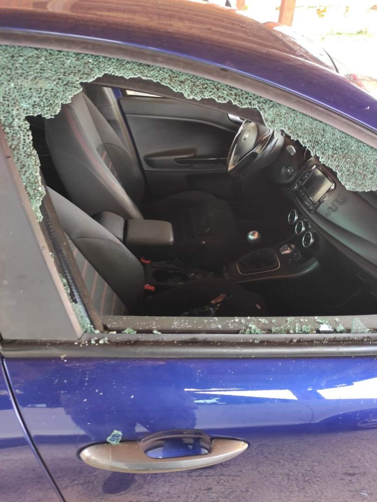 Carsoli, finestrino dell'auto in frantumi per rubare portafoglio e occhiali: lo sfogo di Simone Cianci sui social