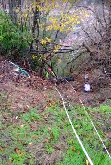 Cane recuperato dai Vigili del Fuoco, era rimasto bloccato su una roccia sotto la croce di Tagliacozzo