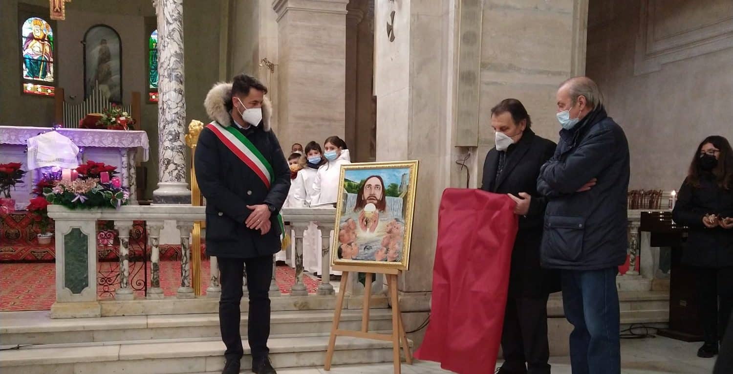 L'artista Antonio Di Legge dona un quadro alla città di Pescina, "momenti di emozione per tutti coloro rappresentati sulla tela"