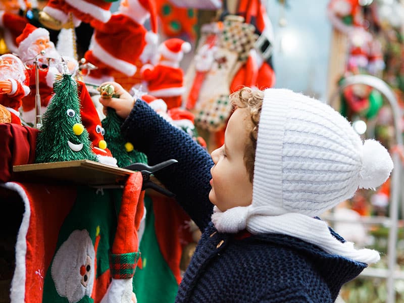 Al Via il mercatino natalizio in piazza Risorgimento. I bambini potranno incontrare Babbo Natale, scrivere la letterina, imbucarla nella cassetta postale