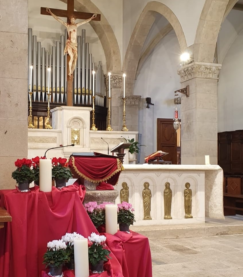 Concerto dei "No smoke gospel band" nella Chiesa di Santa Lucia a Magliano dei Marsi