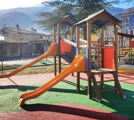 A Collelongo è quasi pronto il parco giochi per i più piccoli. Venettacci: "giostre vietate agli over 14"