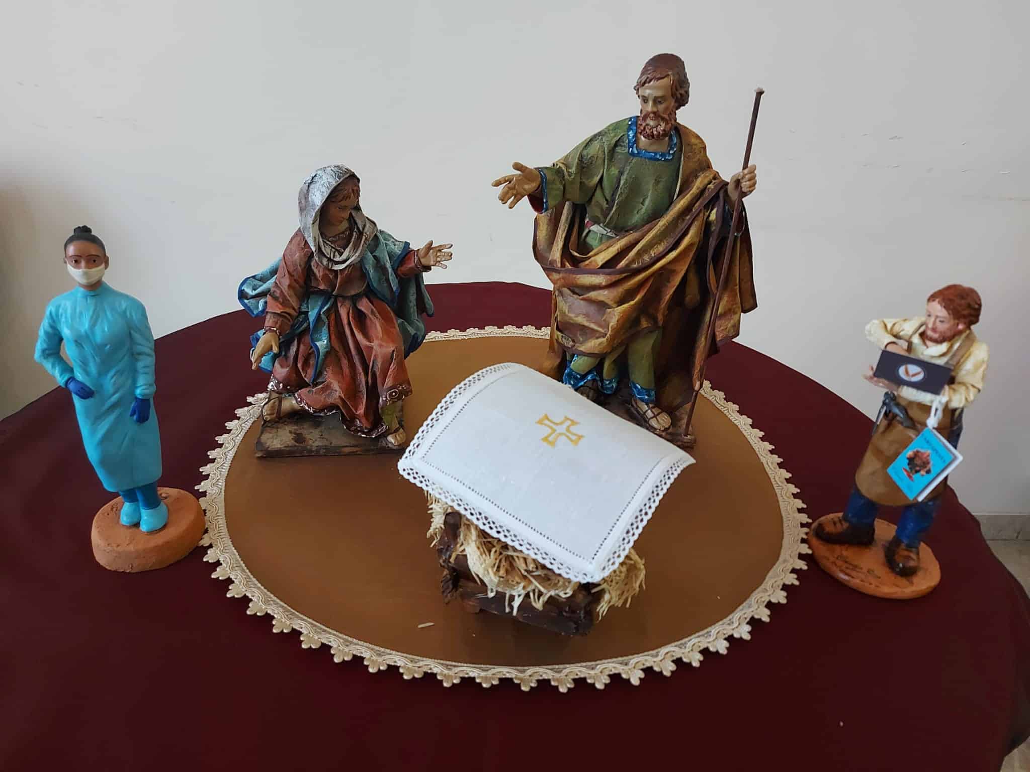 Presepe 2021: consegnata la statuina dell'artigiano imprenditore ai vescovi  di Avezzano e Sulmona – Terre Marsicane