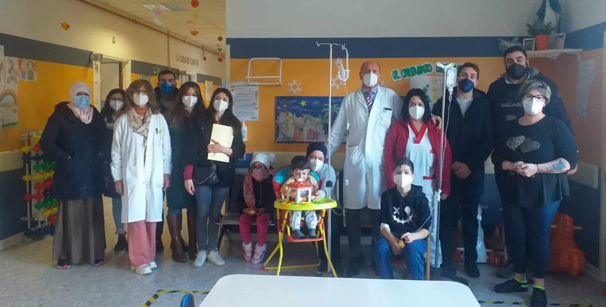 Nazione Futura Avezzano consegna dolciumi al reparto di pediatria dell'Ospedale, Simonelli: "beneficenza e solidarietà sono capisaldi di ogni società civile"