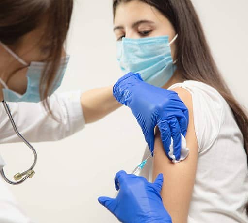 Vaccini Covid: "nel mese di gennaio si potranno raggiungere i 15 milioni di somministrazioni"