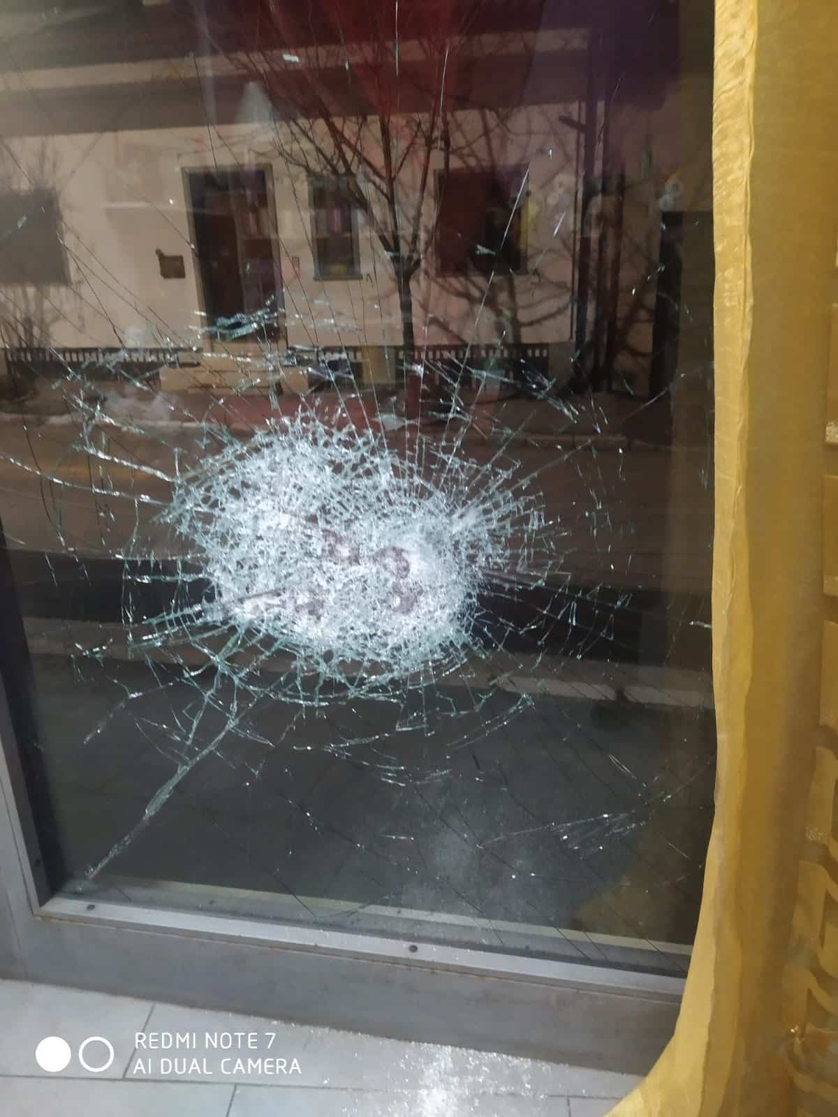 Tentativo di furto con l'ennesima vetrina spaccata ad Avezzano