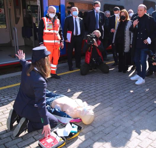 Defibrillatori installati sui treni Tua, Verì: "renderanno i viaggi più sicuri dal punto di vista sanitario"