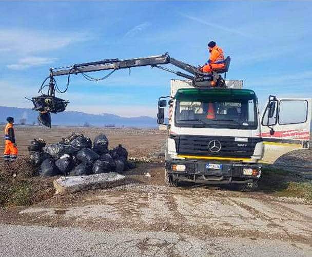 Ripulita strada 13 nel Fucino, Dino Iacutone: "100 quintali di rifiuti smaltiti"