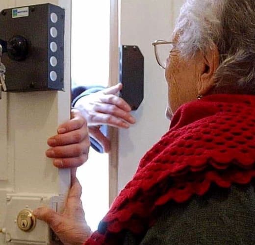 Truffa un'anziana con la tecnica del finto pacco: la Polizia di Avezzano cattura e denuncia l'autore
