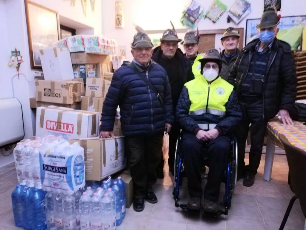 Gruppo Alpini e Protezione Civile di Luco dei Marsi raccolgono beni di prima necessità per il popolo ucraino