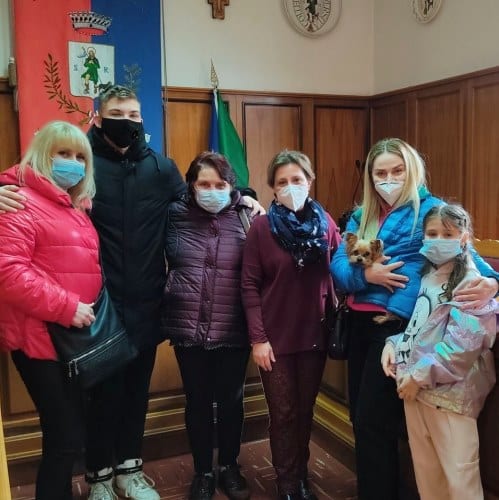 "Benvenuti a Collelongo", il paese accoglie ucraini fuggiti dalla guerra