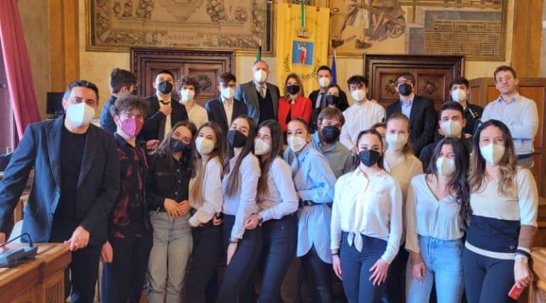 Public Speaking per Dantedì, venerdì 25 marzo con Corrado Oddi e gli studenti del Liceo Classico di Avezzano