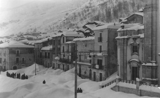 La grande nevicata del 1956 a Luco dei Marsi in alcuni bellissimi scatti d'epoca