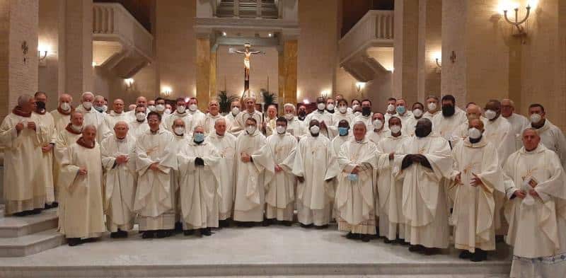 Benedizione degli oli e consacrazione del Sacro Crisma, oggi nella Cattedrale di Avezzano si celebra la Messa Crismale