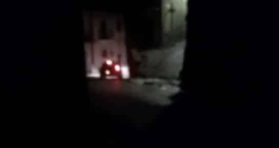 Strade al buio a Capistrello, la protesta di un residente/Video