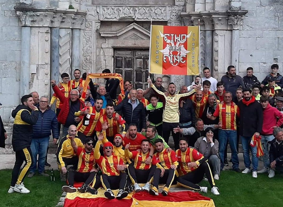 Festa a tinte giallorosse per il San Benedetto Venere che vince il derby e vola in Promozione