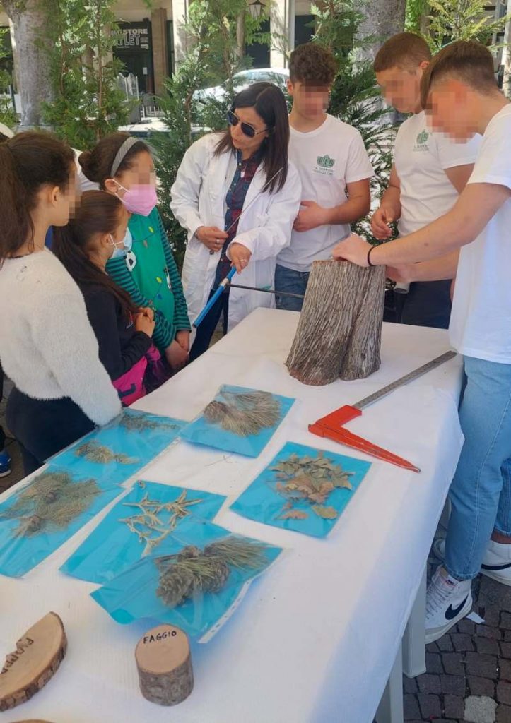A scuola di ambiente in piazza Risorgimento: studenti di Avezzano alla scoperta dei segreti della natura