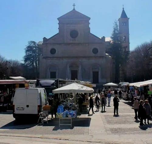 Mercoledì 11 maggio il mercato di Avezzano si sposta, piazza Risorgimento sarà lasciata a Florambiente