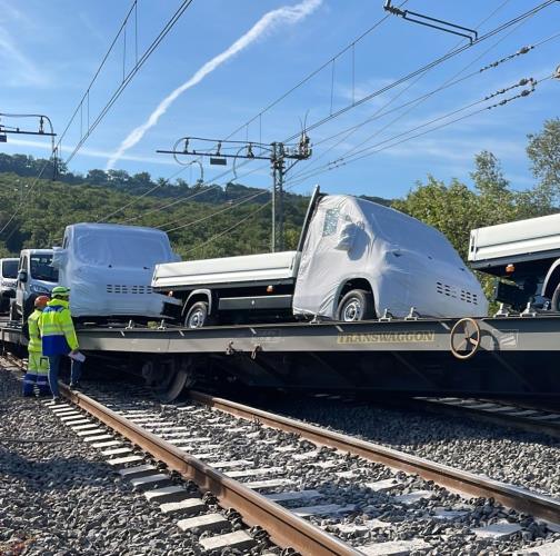 Treno deragliato in Abruzzo, Trenitalia: "ancora in corso l'intervento dei tecnici e del mezzo di soccorso"