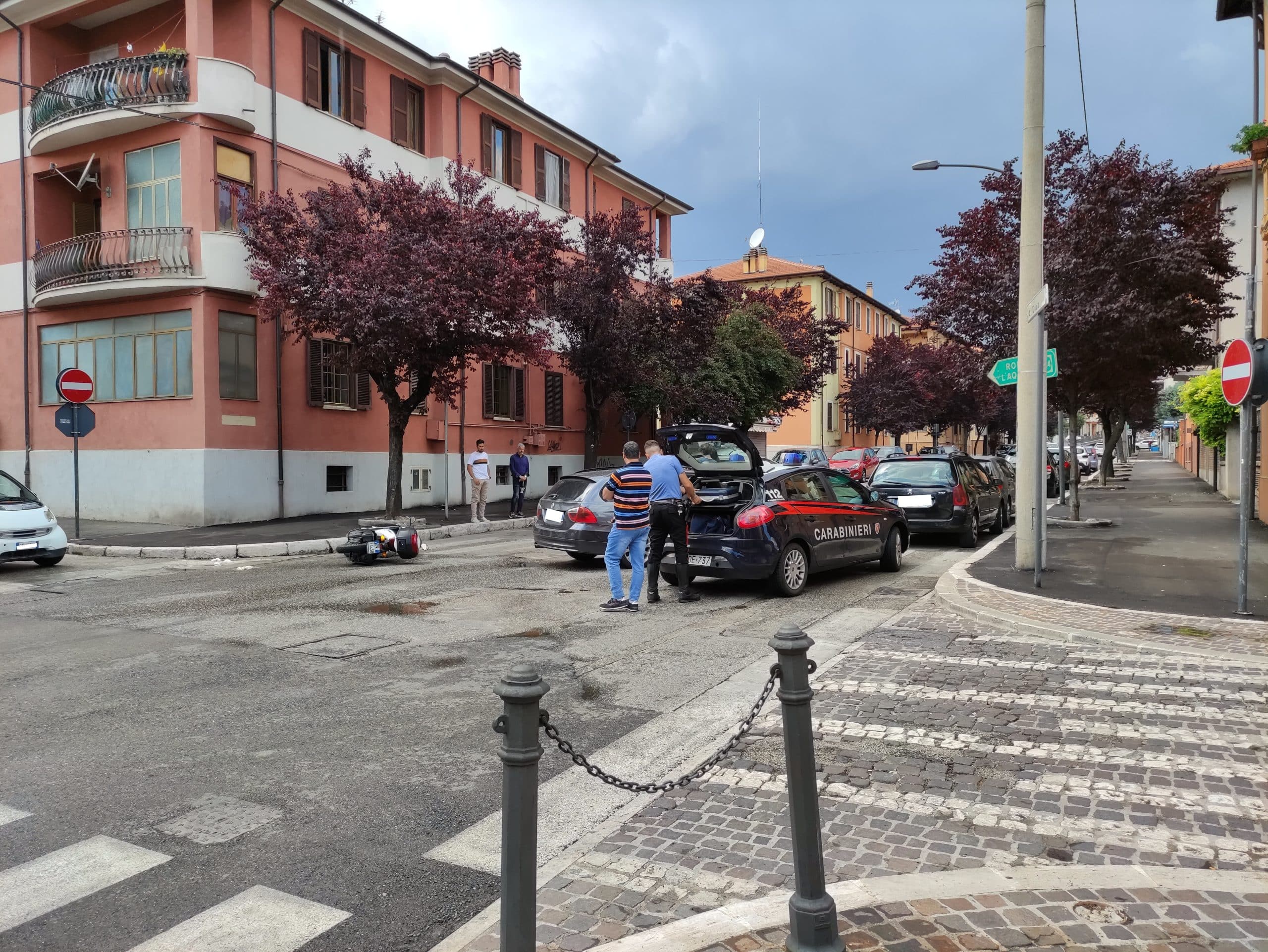 Incidente in via Pagani, motociclista in ospedale