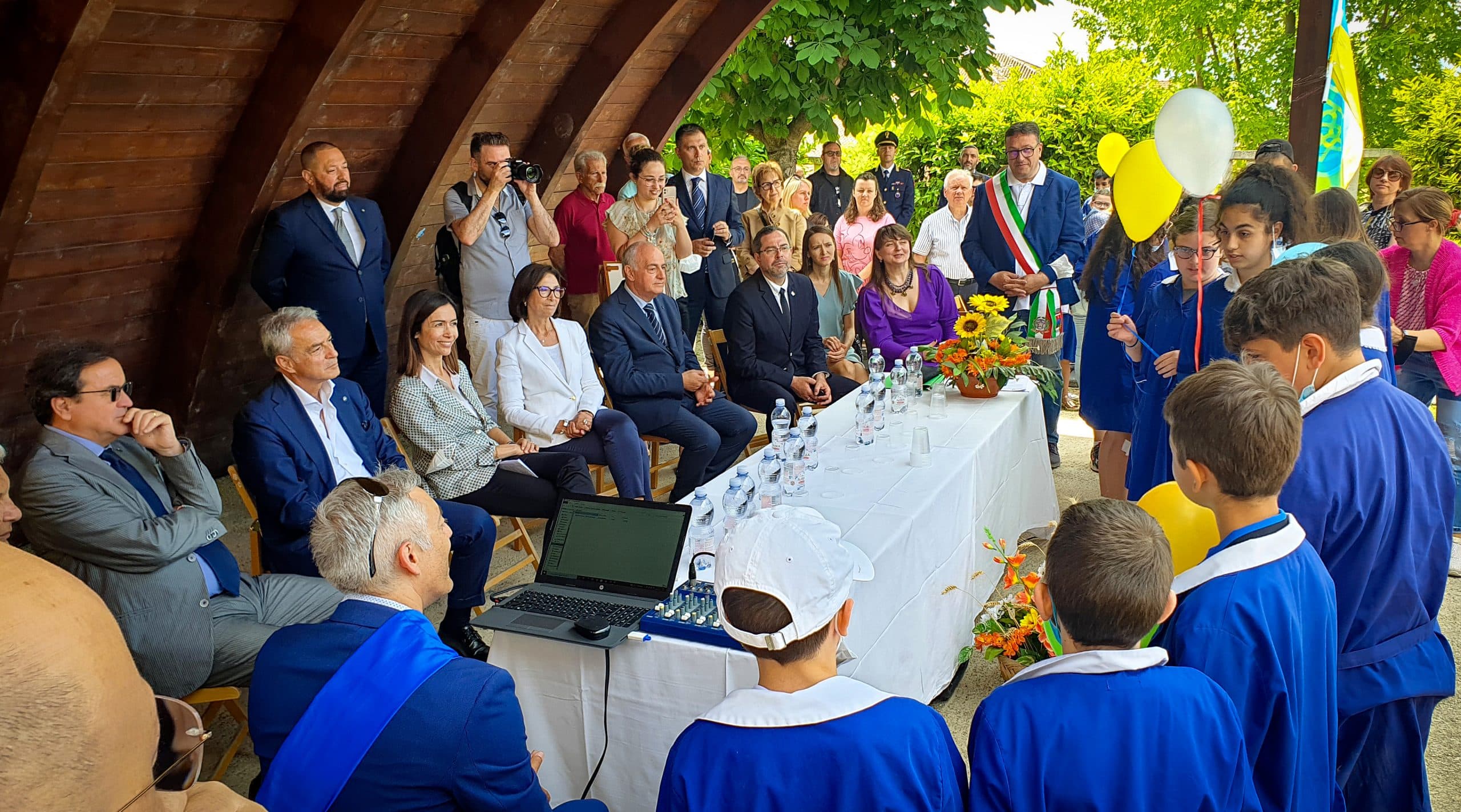 Il comune di Cerchio al centro della diplomazia internazionale, l’Ambasciatore ucraino in Vaticano e il Ministro Carfagna accolti da Tedeschi