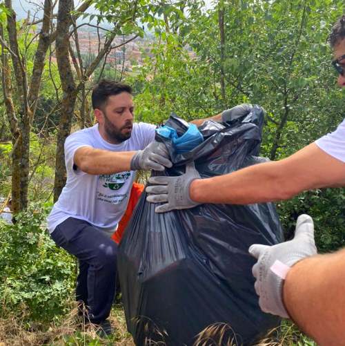 Comune di Avezzano, Tekneko e volontari raccolgono quintali di rifiuti sul Monte Salviano