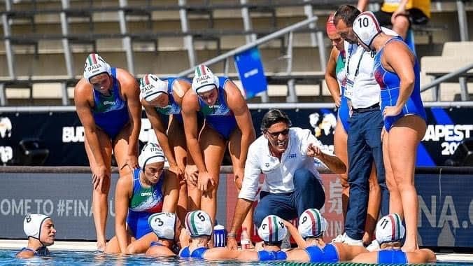 Le atlete della nazionale femminile di pallanuoto ospiti di Centro Italia Nuoto presso l'impianto comunale di Avezzano