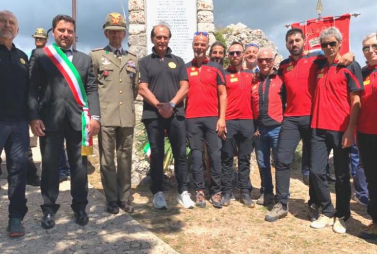 Comune di Ovindoli conferisce la cittadinanza onoraria al Soccorso Alpino e Speleologico d'Abruzzo e al 9° Reggimento Alpini
