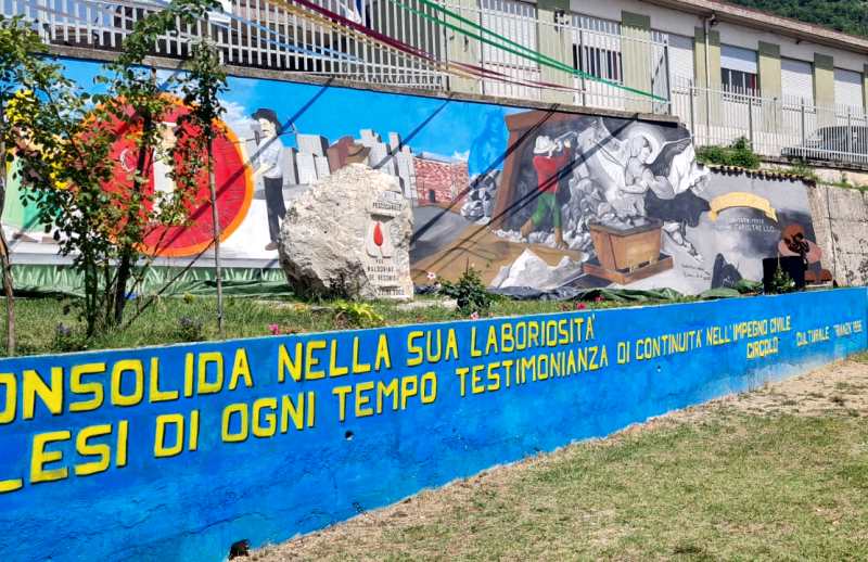 Svelato il magnifico murale di Pescocanale, opera di Vincenzo Corsi ripristinata da Alessandro Maurizi