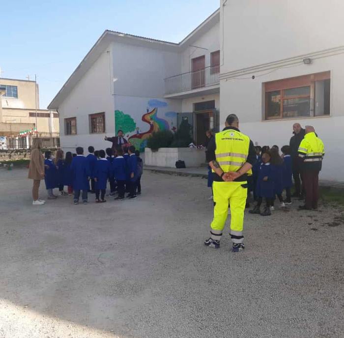 La Protezione Civile di San Benedetto dei Marsi ha testato il piano di sicurezza scolastico simulando una scossa di terremoto