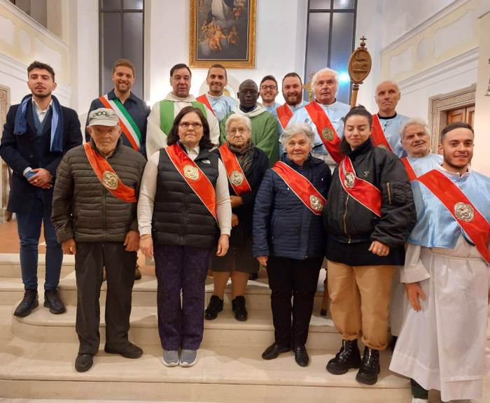 La comunità di Opi saluta padre Joseph e accoglie il nuovo parroco don Patrizio