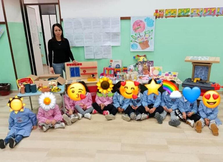 Consegnati giochi in bioplastica ai bambini della scuola dell'infanzia di Villavallelonga: "Una priorità per l'amministrazione comunale"