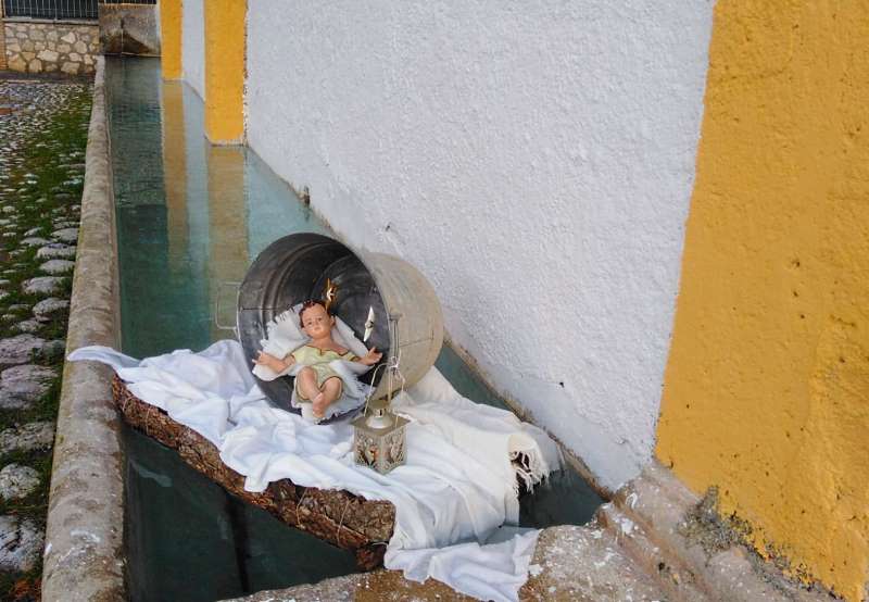 Presepi sotto il Velino: Gesù Bambino è tornato nel vecchio fontanile di Corona