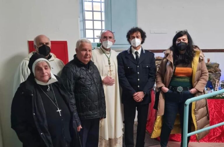 Il vescovo Massaro incontra i detenuti della Casa Circondariale di Avezzano: "Faccio il tifo per voi, verrò a trovarvi ancora"