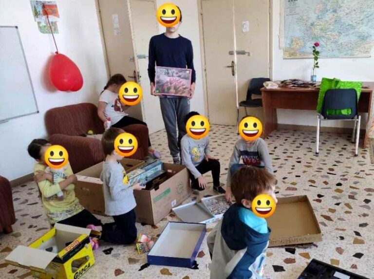 Le mamme ucraine ringraziano i giovani del Servizio Civile di Collarmele per aver portato doni di Natale ai loro bambini