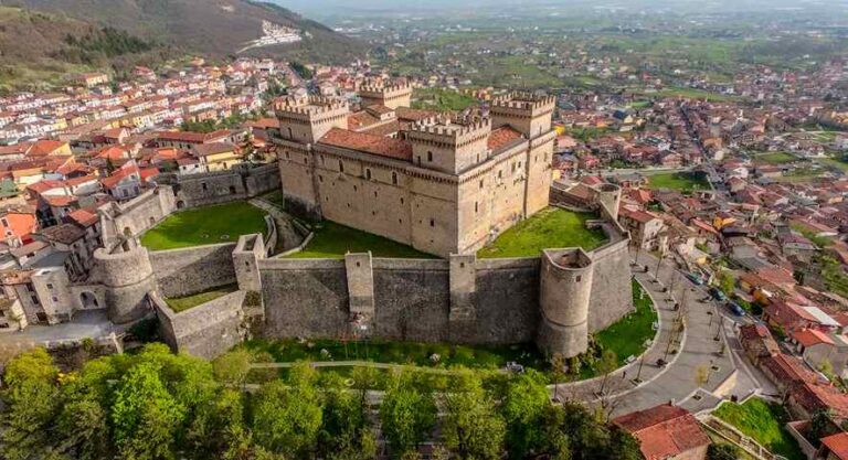 castello-piccolomini-celano