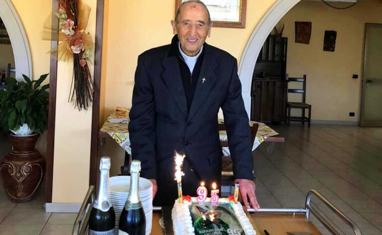 Don Antonio Ruscitti ha compiuto 95 anni, gli auguri del Sindaco di Tagliacozzo