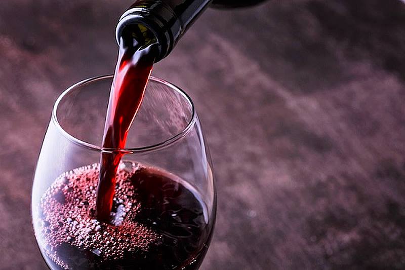 "Si produce troppo Montepulciano" e la Regione blocca la vendita del vino abruzzese che ha raggiunto prezzi troppo bassi