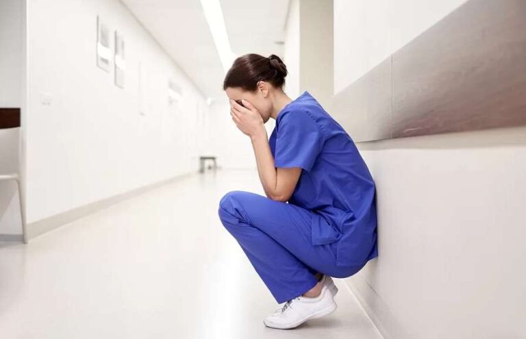 Violenze ai danni degli operatori sanitari, Nursing Up De Palma: "Sempre più infermieri presentano le dimissioni volontarie"