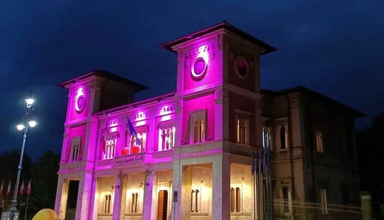 Il Municipio di Avezzano si illumina di lilla per la campagna contro i disturbi del comportamento alimentare