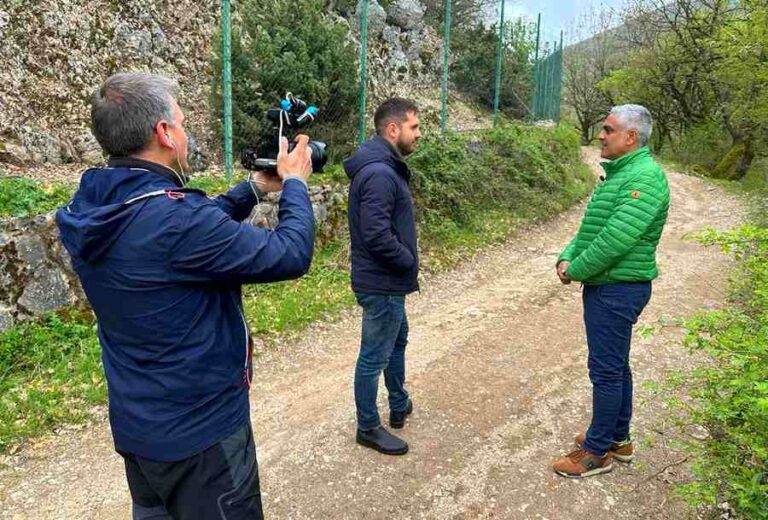 Gestione dell'orso bruno marsicano, servizio TV da Lecce nei Marsi per il programma "Controcorrente" di Rete 4
