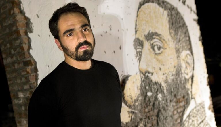 Lo street artist portoghese Vhils tra i protagonisti del museo a cielo aperto di Borgo Universo ad Aielli