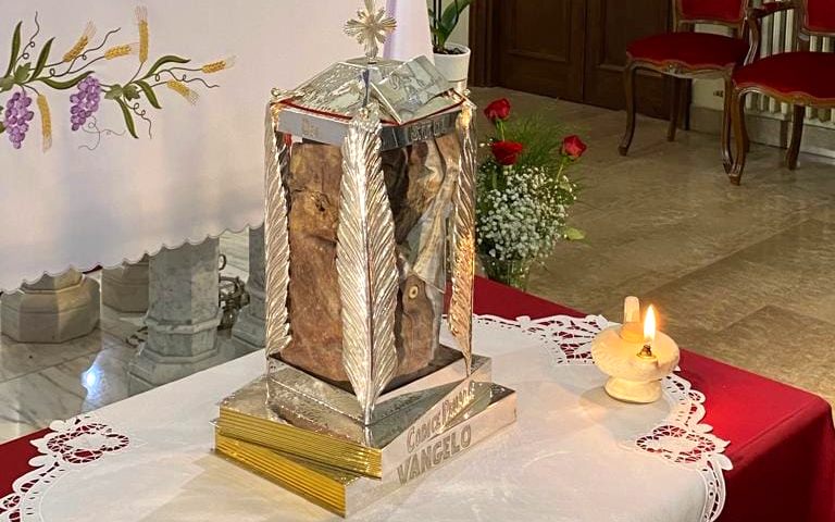 La reliquia del beato Rosario Livatino, ucciso dalla mafia nel 1990, accolta presso il Santuario della Madonna del Silenzio di Avezzano