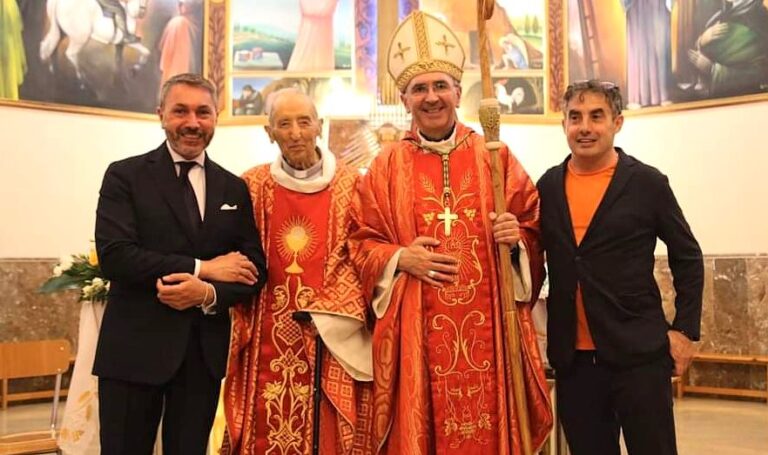 Festa per i 70 anni di sacerdozio di don Antonio Ruscitti, vicesindaco Luigi Soricone: "Ho portato gli auguri della città di Pescina"