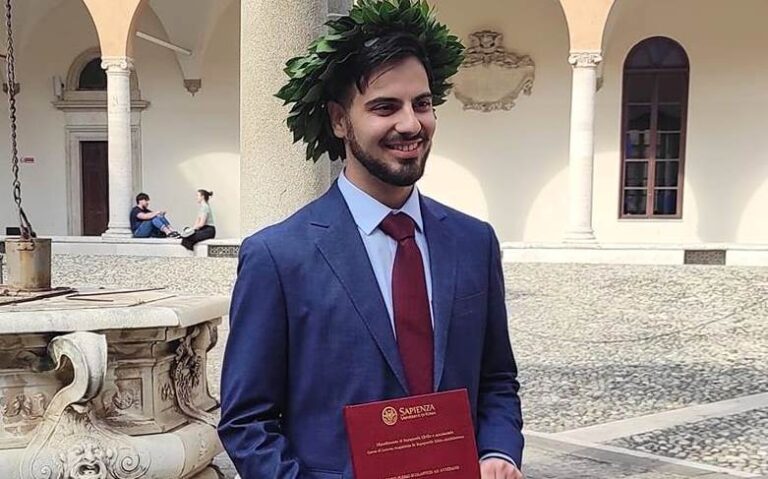 Congratulazioni al neo ingegnere Vincenzo Raglione che si è laureato con un brillante 100 e Lode presso l'Università "La Sapienza" di Roma