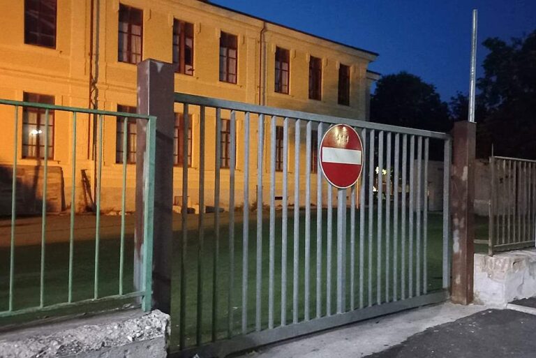 Malcontento a Scurcola Marsicana per la chiusura del campetto di calcio, Sindaco De Simone: "L'area va messa in sicurezza, chiediamo di avere pazienza"